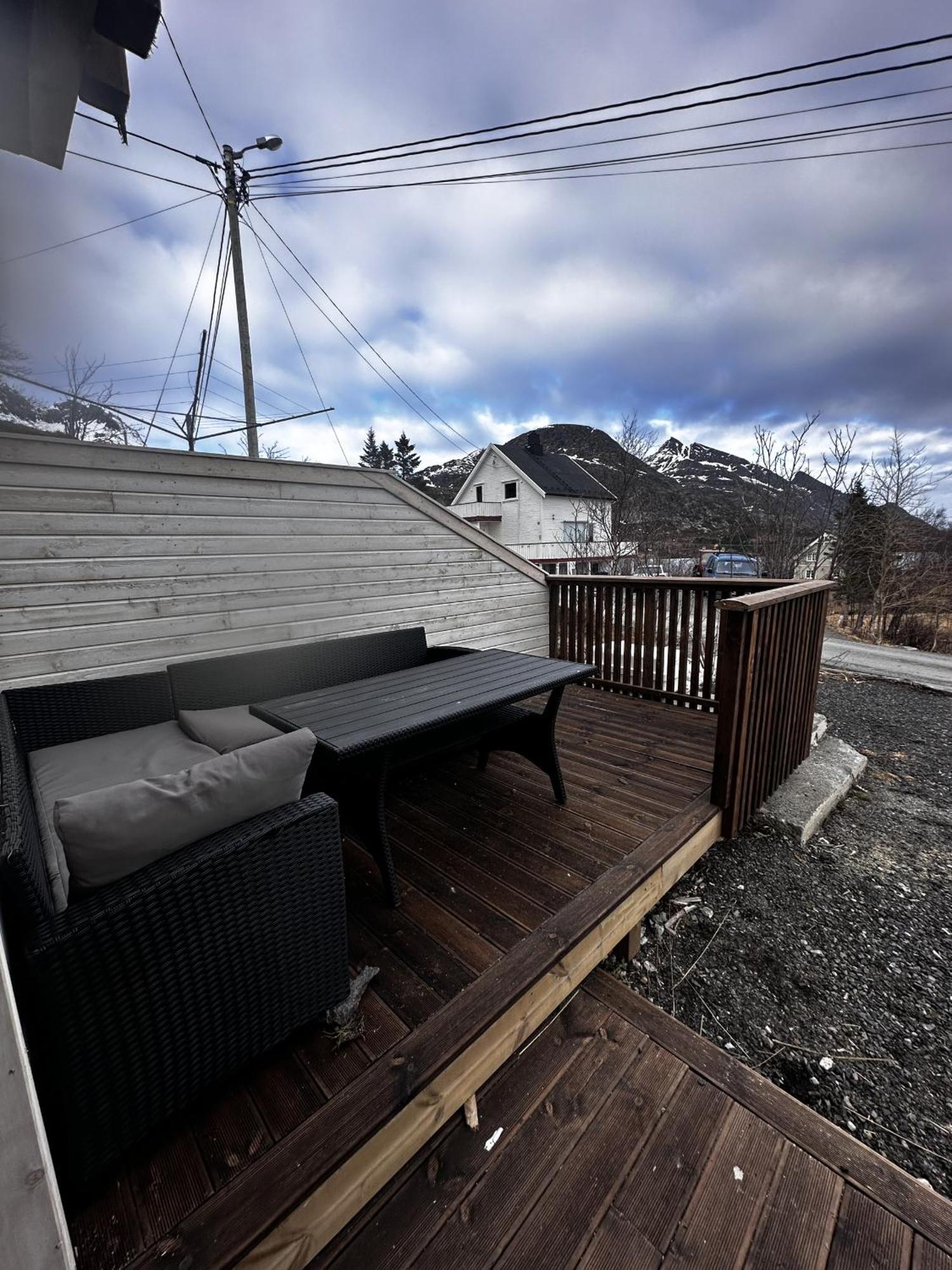 Kb Basement Apartment Sørvågen エクステリア 写真