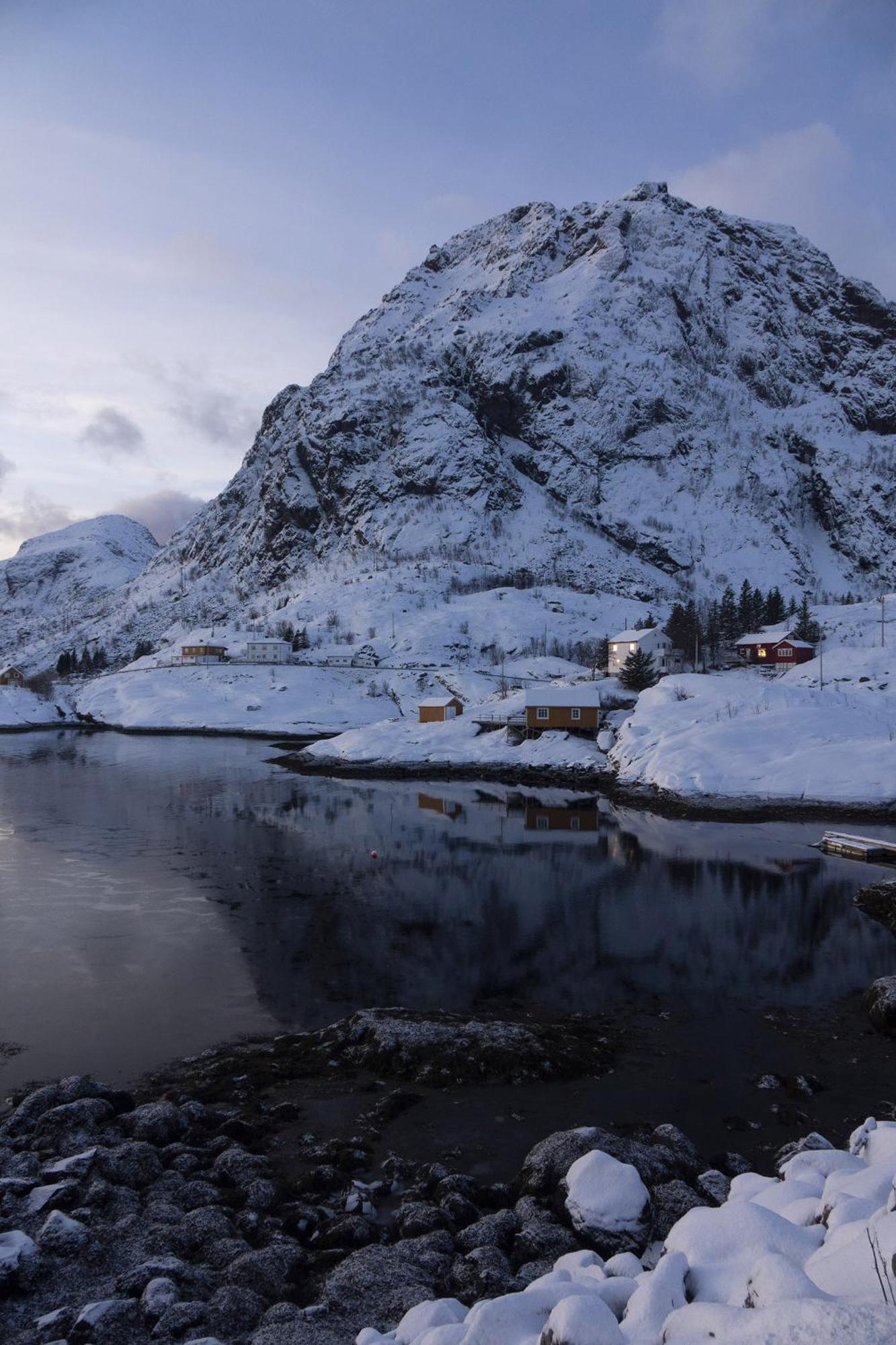 Kb Basement Apartment Sørvågen エクステリア 写真