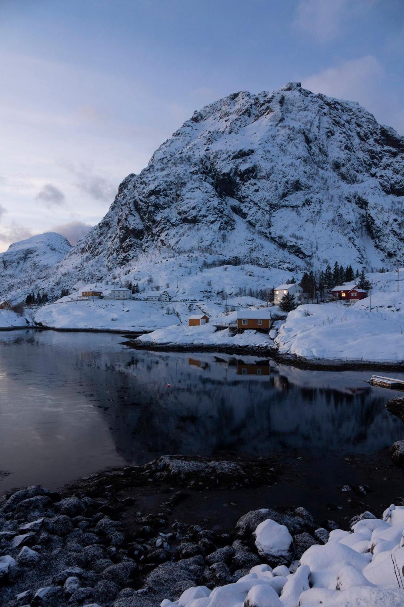 Kb Basement Apartment Sørvågen エクステリア 写真