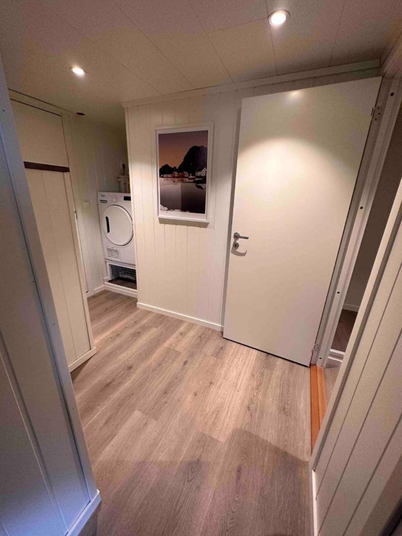 Kb Basement Apartment Sørvågen エクステリア 写真